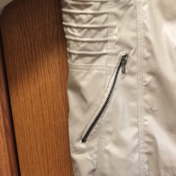 Jacket - Picture 3 of 5